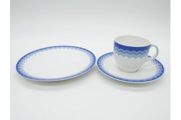 ビンテージ　ドイツ　Arzberg(アルツベルグ)　清楚な雰囲気が魅力のトリオ2客セット(ヴィンテージ、カップ&ソーサー、S&C、プレート、碗皿、中皿、洋食器)(R-081395)