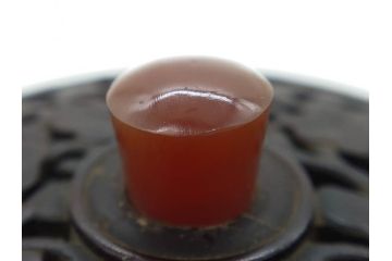 陶工　新開邦太郎　京焼・清水焼　青磁　意匠を凝らした香炉(花、透かし彫り、三つ足、仏具、茶道具、裏印、共箱付き)(R-081397)