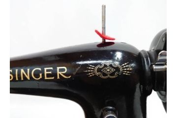 アンティーク　ビンテージ　SINGER(シンガー)　手回し　上品な雰囲気のミシン(卓上、ハンドクラフト、手工芸、鍵付き、収納ケース付き)(R-081402)