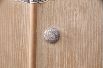 中古　伝統工芸品　気品漂う佇まいが魅力的な加茂総桐箪笥・上段(胴厚、総桐たんす、着物タンス、衣装箪笥、サイドボード、サイドキャビネット)(R-081403)