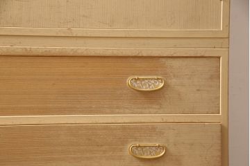 中古　国産手造り　関西系　繊細な意匠が施された引手が魅力的な総桐箪笥・下段(総桐たんす、総桐箪笥、衣装箪笥、和タンス、ローチェスト、引き出し)(R-081406)