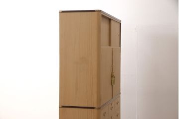 中古　美品　大阪泉州　衣装盆付き　黒檀のアクセントが粋な雰囲気を醸し出す総桐箪笥(桐たんす、衣装箪笥、着物箪笥、引き出し)(R-081410)