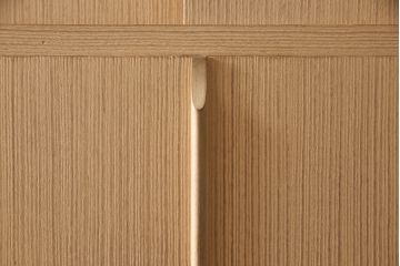 中古　美品　大阪泉州　衣装盆付き　黒檀のアクセントが粋な雰囲気を醸し出す総桐箪笥(桐たんす、衣装箪笥、着物箪笥、引き出し)(R-081410)