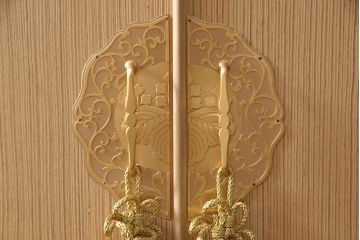 中古　美品　大阪泉州　衣装盆付き　黒檀のアクセントが粋な雰囲気を醸し出す総桐箪笥(桐たんす、衣装箪笥、着物箪笥、引き出し)(R-081410)