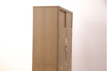 中古　大阪　飾り金具と房飾りが目を惹く泉州総桐箪笥・上段(桐たんす、和タンス、着物箪笥、和箪笥、胴丸)(R-081412)