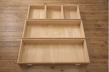 中古　大阪　上品な雰囲気漂う金具が魅力的な泉州総桐箪笥・下段(桐たんす、和タンス、収納箪笥、和箪笥、胴丸、サイドチェスト、サイドボード)(R-081413)