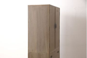 中古　繊細なデザインの金具が目を引く加茂総桐箪笥・上段(並厚、桐たんす、衣装箪笥、着物箪笥、引き出し)(R-081414)