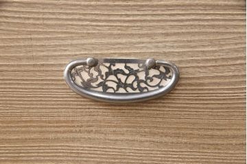 中古　繊細なデザインの金具が目を引く加茂総桐箪笥・下段(並厚、桐たんす、衣装箪笥、引き出し、サイドチェスト、ローチェスト)(R-081415)