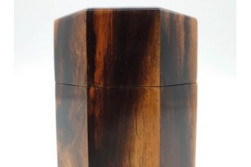 黒柿材　八角　杢目を生かしたデザインが目を引く茶筒(棗、茶入れ、茶器、煎茶、茶道具、木製)(R-081418)