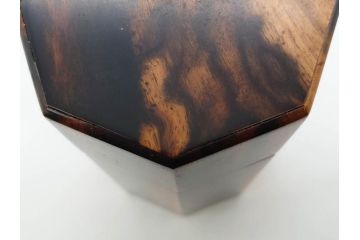 黒柿材　八角　杢目を生かしたデザインが目を引く茶筒(棗、茶入れ、茶器、煎茶、茶道具、木製)(R-081418)