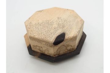 黒柿材　八角　杢目を生かしたデザインが目を引く茶筒(棗、茶入れ、茶器、煎茶、茶道具、木製)(R-081418)