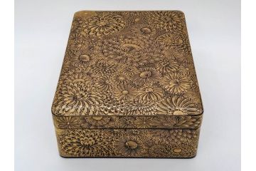輪島塗　総沈金彫　菊花文　木製　絢爛豪華な文箱(金彩、書道具、硯箱、手許箱、小物入れ、漆器、漆芸)(R-081419)