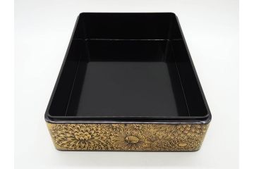 輪島塗　総沈金彫　菊花文　木製　絢爛豪華な文箱(金彩、書道具、硯箱、手許箱、小物入れ、漆器、漆芸)(R-081419)