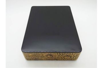 輪島塗　総沈金彫　菊花文　木製　絢爛豪華な文箱(金彩、書道具、硯箱、手許箱、小物入れ、漆器、漆芸)(R-081419)