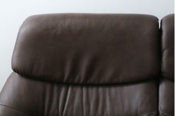 中古　美品　EKORNES(エコーネス)社　Stressless(ストレスレス)　リバティ ハイバック　クラシカルな佇まいの2人掛けソファ(ラブシート、二人掛け、2P、ラブソファ、2シーター)(定価約60万円)(R-081429)