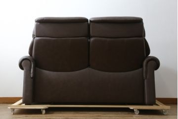 中古　美品　EKORNES(エコーネス)社　Stressless(ストレスレス)　リバティ ハイバック　クラシカルな佇まいの2人掛けソファ(ラブシート、二人掛け、2P、ラブソファ、2シーター)(定価約60万円)(R-081429)