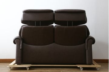 中古　美品　EKORNES(エコーネス)社　Stressless(ストレスレス)　リバティ ハイバック　クラシカルな佇まいの2人掛けソファ(ラブシート、二人掛け、2P、ラブソファ、2シーター)(定価約60万円)(R-081429)