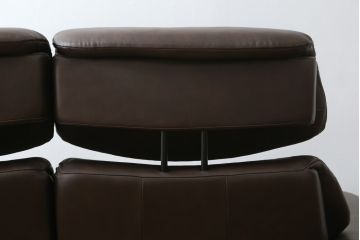 中古　美品　EKORNES(エコーネス)社　Stressless(ストレスレス)　リバティ ハイバック　クラシカルな佇まいの2人掛けソファ(ラブシート、二人掛け、2P、ラブソファ、2シーター)(定価約60万円)(R-081429)