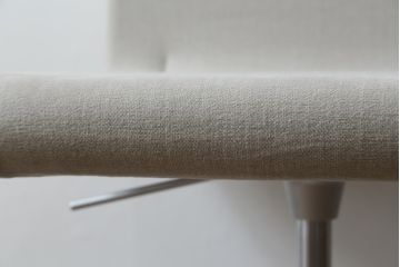 中古　短期展示品　美品　Cassinaixc.(カッシーナイクスシー)　Boomerang(ブーメラン)　シンプルで上品な佇まいが魅力のカウンターチェア2脚セット(回転椅子、ハイチェア、アームレスチェア、店舗什器、バラ売り可能)(R-081430)