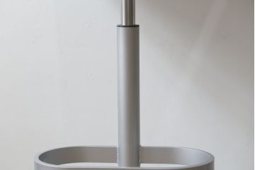 中古　短期展示品　美品　Cassinaixc.(カッシーナイクスシー)　Boomerang(ブーメラン)　シンプルで上品な佇まいが魅力のカウンターチェア2脚セット(回転椅子、ハイチェア、アームレスチェア、店舗什器、バラ売り可能)(R-081430)