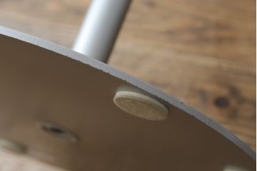中古　短期展示品　美品　Cassinaixc.(カッシーナイクスシー)　Boomerang(ブーメラン)　シンプルで上品な佇まいが魅力のカウンターチェア2脚セット(回転椅子、ハイチェア、アームレスチェア、店舗什器、バラ売り可能)(R-081430)