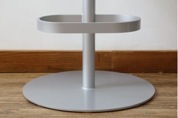 中古　短期展示品　美品　Cassinaixc.(カッシーナイクスシー)　Boomerang(ブーメラン)　シンプルで上品な佇まいが魅力のカウンターチェア(回転椅子、ハイチェア、アームレスチェア、店舗什器)(R-081431)