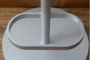 中古　短期展示品　美品　Cassinaixc.(カッシーナイクスシー)　Boomerang(ブーメラン)　シンプルで上品な佇まいが魅力のカウンターチェア(回転椅子、ハイチェア、アームレスチェア、店舗什器)(R-081431)