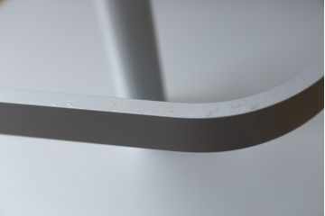 中古　短期展示品　美品　Cassinaixc.(カッシーナイクスシー)　Boomerang(ブーメラン)　シンプルで上品な佇まいが魅力のカウンターチェア(回転椅子、ハイチェア、アームレスチェア、店舗什器)(R-081431)