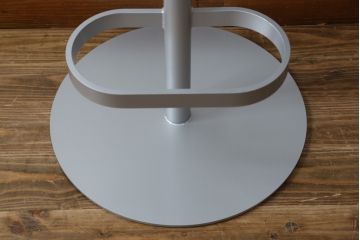 中古　短期展示品　美品　Cassinaixc.(カッシーナイクスシー)　Boomerang(ブーメラン)　シンプルで上品な佇まいが魅力のカウンターチェア(回転椅子、ハイチェア、アームレスチェア、店舗什器)(R-081431)