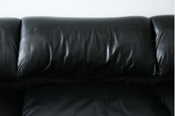 中古　リプロダクト品　Cassina(カッシーナ)　MARALUNGA(マラルンガ)　本革(レザー)　ブラックカラーが高級感を高める3人掛けソファ(三人掛け、3Pソファ)(R-081433)
