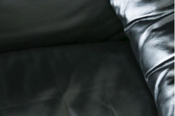中古　リプロダクト品　Cassina(カッシーナ)　MARALUNGA(マラルンガ)　本革(レザー)　ブラックカラーが高級感を高める3人掛けソファ(三人掛け、3Pソファ)(R-081433)