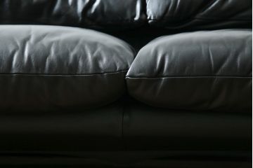 中古　リプロダクト品　Cassina(カッシーナ)　MARALUNGA(マラルンガ)　本革(レザー)　ブラックカラーが高級感を高める3人掛けソファ(三人掛け、3Pソファ)(R-081433)