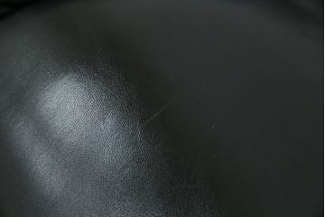 中古　リプロダクト品　Cassina(カッシーナ)　MARALUNGA(マラルンガ)　本革(レザー)　ブラックカラーが高級感を高める3人掛けソファ(三人掛け、3Pソファ)(R-081433)