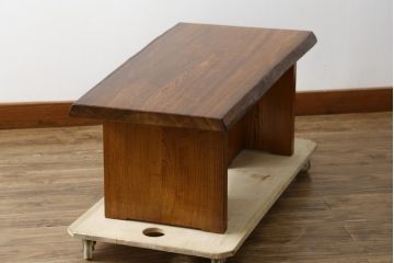 中古　極美品!!　岩手岩泉・純木家具　栓材　漆塗り　木の温もり溢れる一枚板のローテーブル(センターテーブル、リビングテーブル)(R-081435)