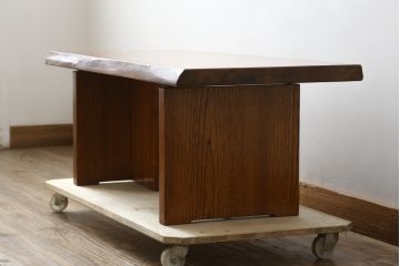 中古　極美品!!　岩手岩泉・純木家具　栓材　漆塗り　木の温もり溢れる一枚板のローテーブル(センターテーブル、リビングテーブル)(R-081435)