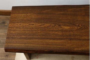 中古　極美品!!　岩手岩泉・純木家具　栓材　漆塗り　木の温もり溢れる一枚板のローテーブル(センターテーブル、リビングテーブル)(R-081435)