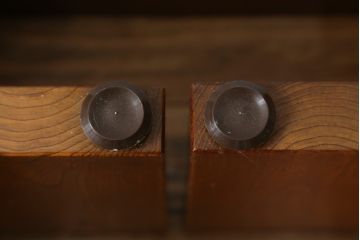 中古　極美品!!　岩手岩泉・純木家具　栓材　漆塗り　木の温もり溢れる一枚板のローテーブル(センターテーブル、リビングテーブル)(R-081435)