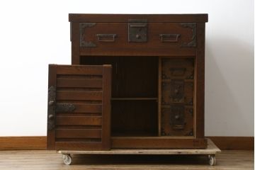 和製アンティーク　時代を感じる渋い佇まいが印象的な越後帳場箪笥(帳箱、銭戸棚、船箪笥、舟箪笥、小物収納、小引き出し)(R-081437)