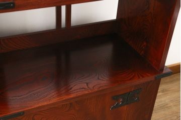 中古　美品　岩谷堂箪笥　和モダンな空間づくりにおすすめの飾り棚(陳列棚、収納棚、戸棚、茶棚)(R-081438)