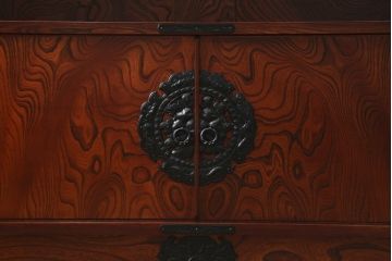 中古　美品　岩谷堂箪笥　和モダンな空間づくりにおすすめの飾り棚(陳列棚、収納棚、戸棚、茶棚)(R-081438)