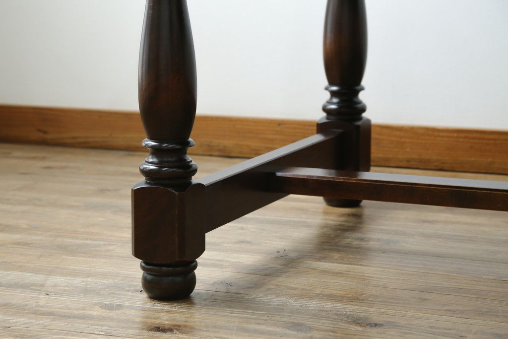 中古　特大サイズ　希少な廃番品　北海道民芸家具　洗練されたデザインが魅力のダイニングテーブル　(R-081440)