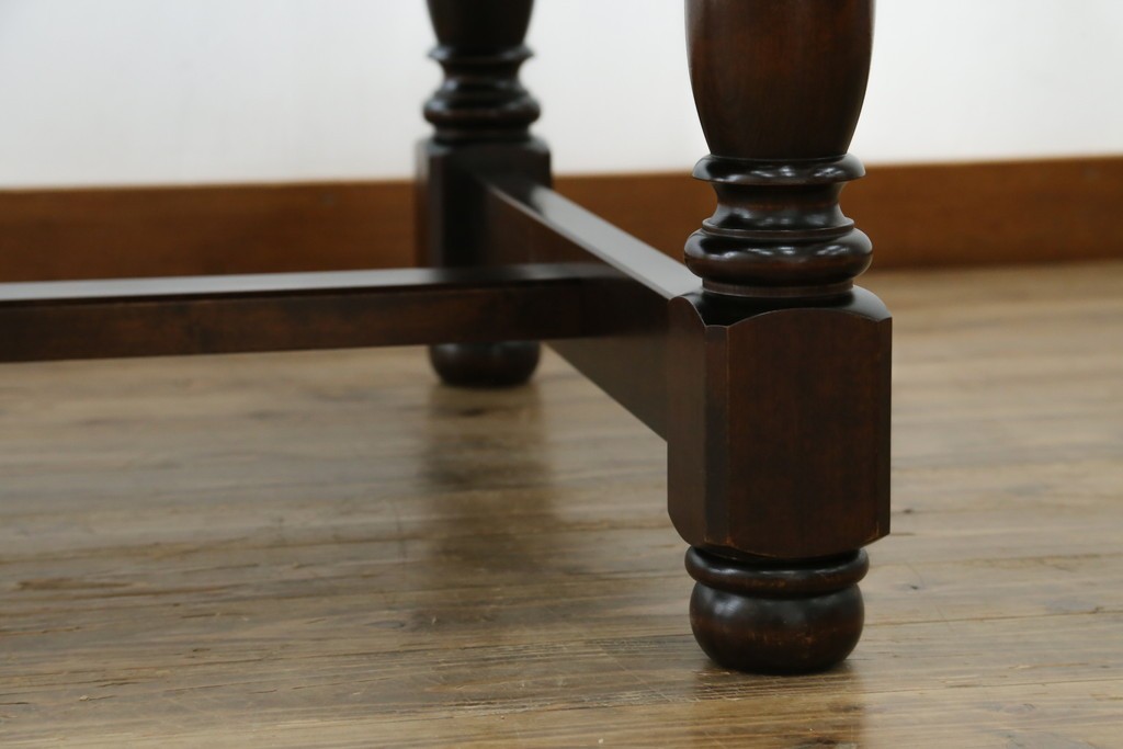 中古　特大サイズ　希少な廃番品　北海道民芸家具　洗練されたデザインが魅力のダイニングテーブル　(R-081440)