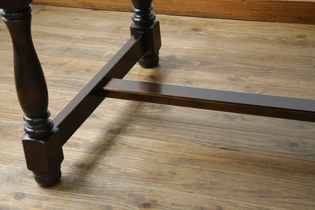 中古　特大サイズ　希少な廃番品　北海道民芸家具　洗練されたデザインが魅力のダイニングテーブル　(R-081440)