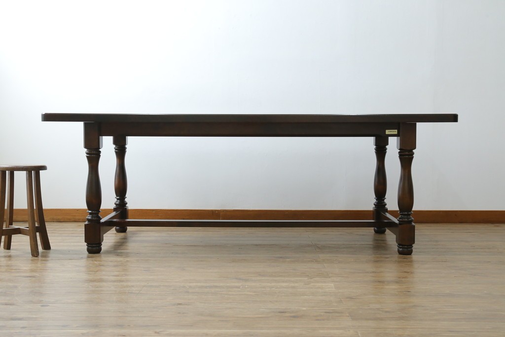 中古　特大サイズ　希少な廃番品　北海道民芸家具　洗練されたデザインが魅力のダイニングテーブル　(R-081440)