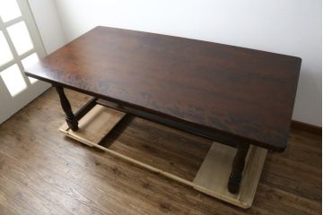 中古　特大サイズ　希少な廃番品　北海道民芸家具　洗練されたデザインが魅力のダイニングテーブル(食卓、作業台、4人掛け、6人掛け)(R-081440)