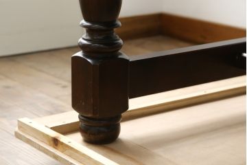 中古　特大サイズ　希少な廃番品　北海道民芸家具　洗練されたデザインが魅力のダイニングテーブル(食卓、作業台、4人掛け、6人掛け)(R-081440)