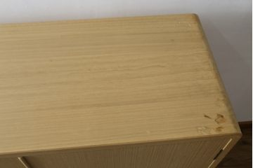 中古　珍しいデザイン　引き出し7杯付き　光彦刻　彫刻入りの金具と凛とした佇まいが魅力的な加茂総桐箪笥(胴厚、四方丸、総桐たんす、和タンス、収納箪笥、衣装箪笥、着物箪笥)(定価推定150万円)(R-081441)