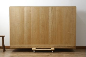 中古　珍しいデザイン　引き出し7杯付き　光彦刻　彫刻入りの金具と凛とした佇まいが魅力的な加茂総桐箪笥(胴厚、四方丸、総桐たんす、和タンス、収納箪笥、衣装箪笥、着物箪笥)(定価推定150万円)(R-081441)