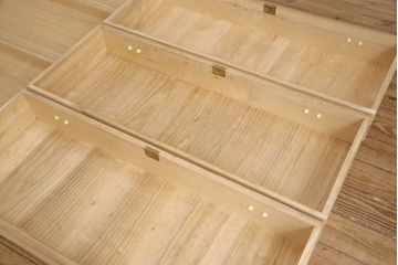 中古　上品な雰囲気漂う加茂総桐箪笥・下段(並厚、四方丸、総桐たんす、衣装箪笥、ローチェスト、サイドチェスト)(R-081444)