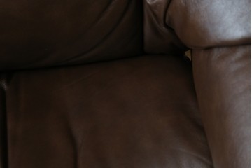 中古　美品　EKORNES(エコーネス)　本革(レザー)　オットマン付き　一番人気のロングセラー商品!!スイングテーブルとコンピューターテーブル付きストレスレス レノ クラシック(L)　定価約60万円　(R-081446)
